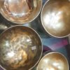 Bol Chantant uni foncé, Bol chantant fait mains, singing bowls , sound healing, guérison, méditation, yoga, Sadhana Nepal