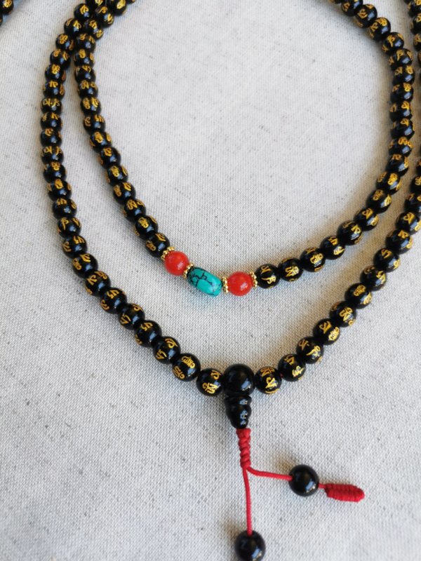 Malas, malas tibétains, japa mala, sadhana nepal, méditation, yoga, lithothérapie, spiritualité