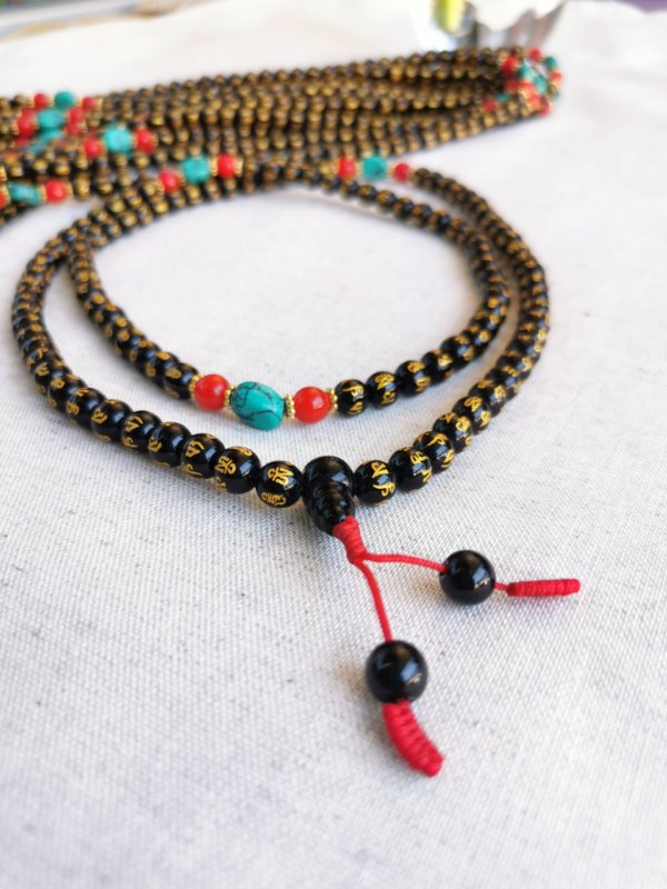 Malas, malas tibétains, japa mala, sadhana nepal, méditation, yoga, lithothérapie, spiritualité