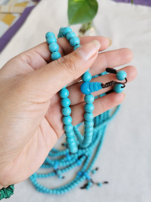 Malas, malas tibétains, japa mala, sadhana nepal, méditation, yoga, lithothérapie, mala howlite turquoise, spiritualité