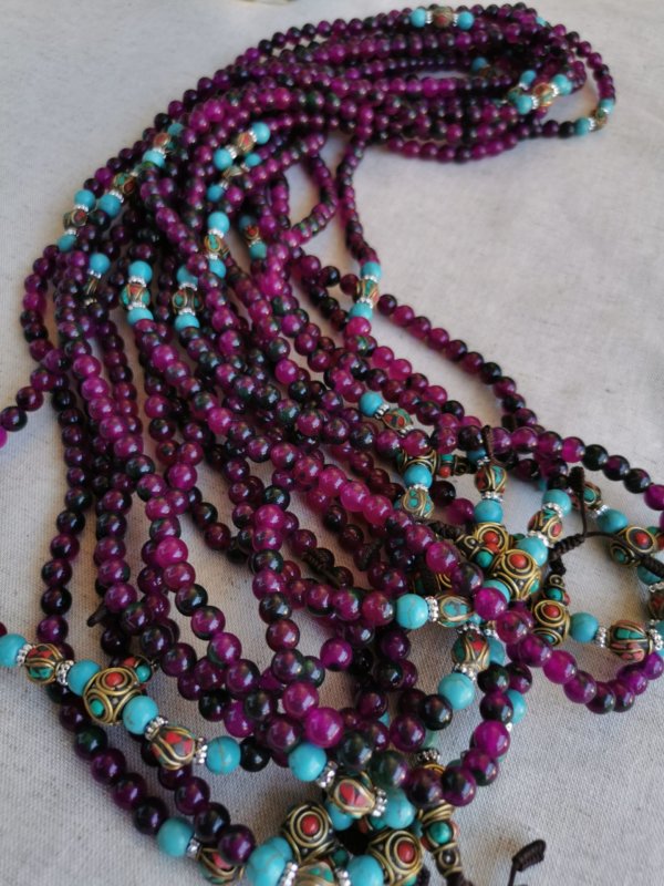 Malas, malas tibétains, japa mala, sadhana nepal, méditation, yoga, lithothérapie, Mala Rubis zoisite, spiritualité