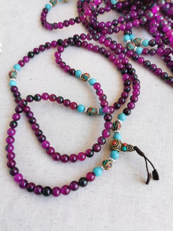 Malas, malas tibétains, japa mala, sadhana nepal, méditation, yoga, lithothérapie, Mala Rubis zoisite, spiritualité