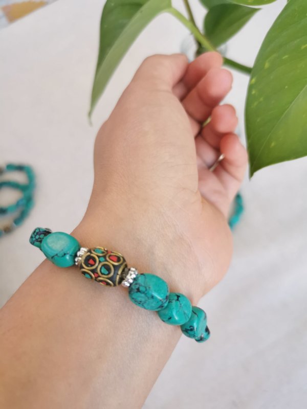 Bracelet, howlite bleu,turquoise, bracelet howlite, bracelet en pierre, pierre, bracelet tibétain, sadhana nepal, spiritualité, méditation, yoga