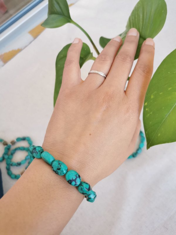 Bracelet, howlite bleu,turquoise, bracelet howlite, bracelet en pierre, pierre, bracelet tibétain, sadhana nepal, spiritualité, méditation, yoga