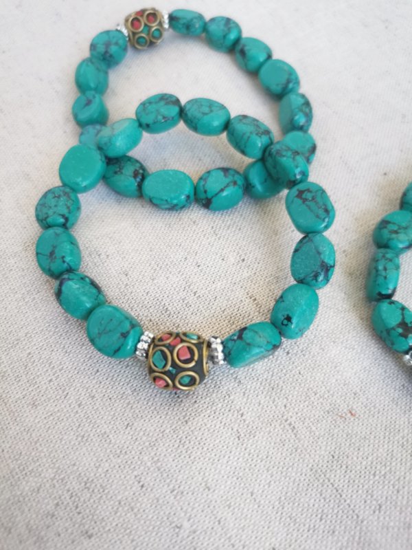Bracelet, howlite bleu,turquoise, bracelet howlite, bracelet en pierre, pierre, bracelet tibétain, sadhana nepal, spiritualité, méditation, yoga