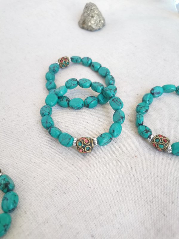 Bracelet, howlite bleu,turquoise, bracelet howlite, bracelet en pierre, pierre, bracelet tibétain, sadhana nepal, spiritualité, méditation, yoga
