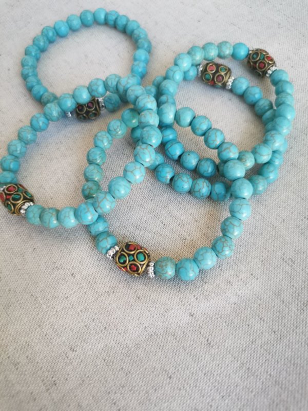 Bracelet, howlite bleu,turquoise, bracelet howlite, bracelet en pierre, pierre, bracelet tibétain, sadhana nepal, spiritualité, méditation, yoga