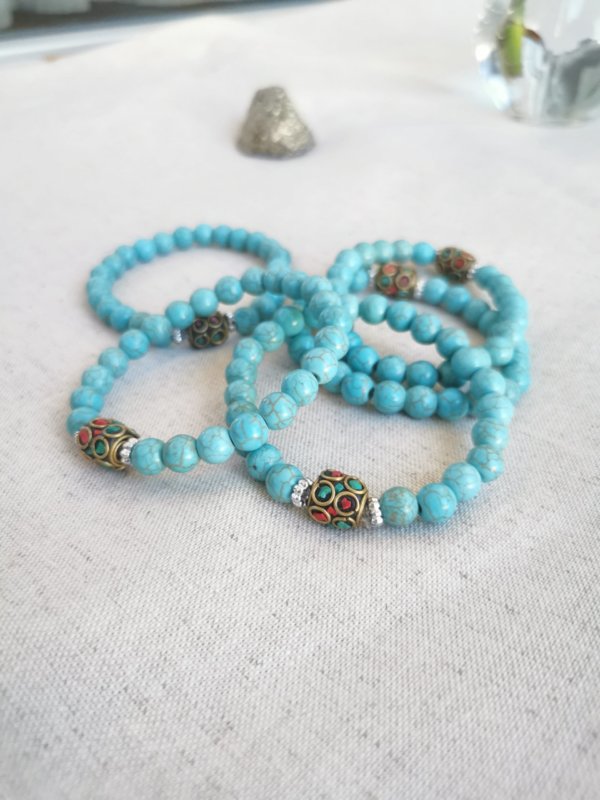 Bracelet, howlite bleu,turquoise, bracelet howlite, bracelet en pierre, pierre, bracelet tibétain, sadhana nepal, spiritualité, méditation, yoga