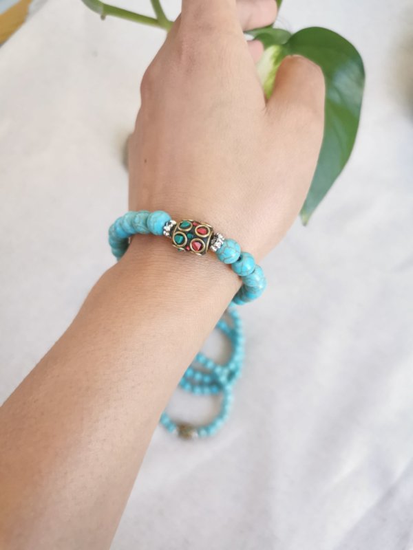 Bracelet, howlite bleu,turquoise, bracelet howlite, bracelet en pierre, pierre, bracelet tibétain, sadhana nepal, spiritualité, méditation, yoga