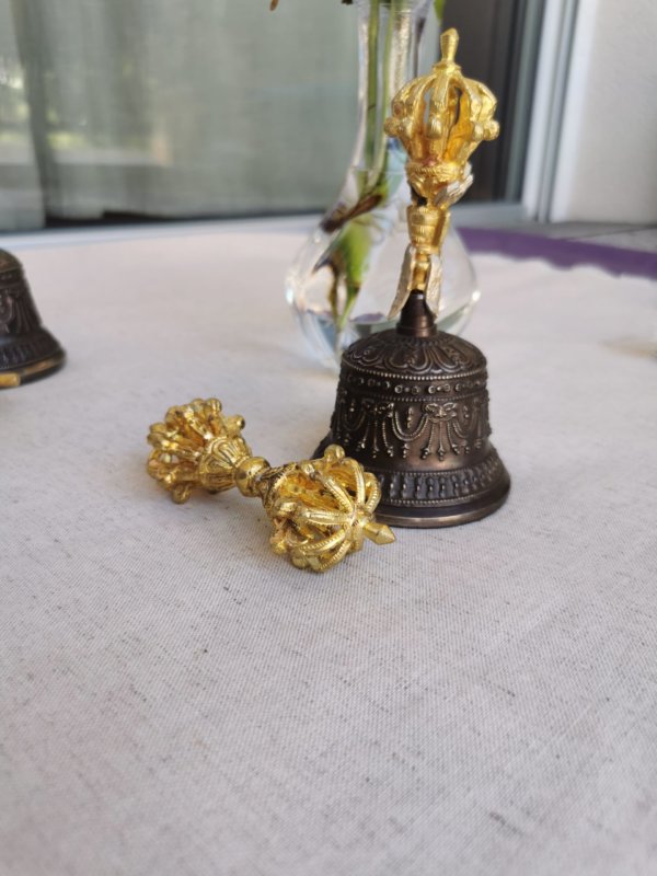 Cloche Tibétaine et Dorje taille M,Cloche Tibétaine et Dorje, méditation, yoga, cloche tibétaine, cloche et vajra, bell and bajra, Sadhana nepal