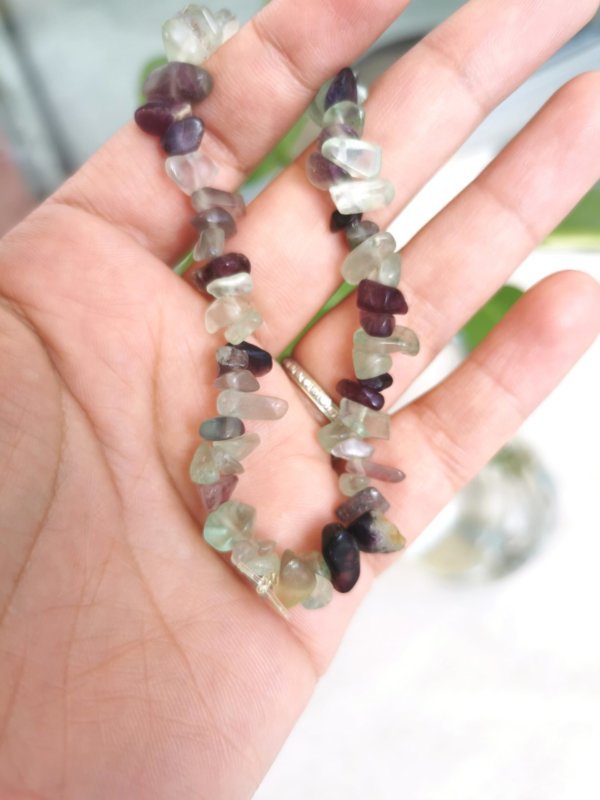 Bracelet fluorite, bracelet pierre, bracelet pierre chips, cristal de roche, yoga, méditation, spiritualité, Sadhana Nepal