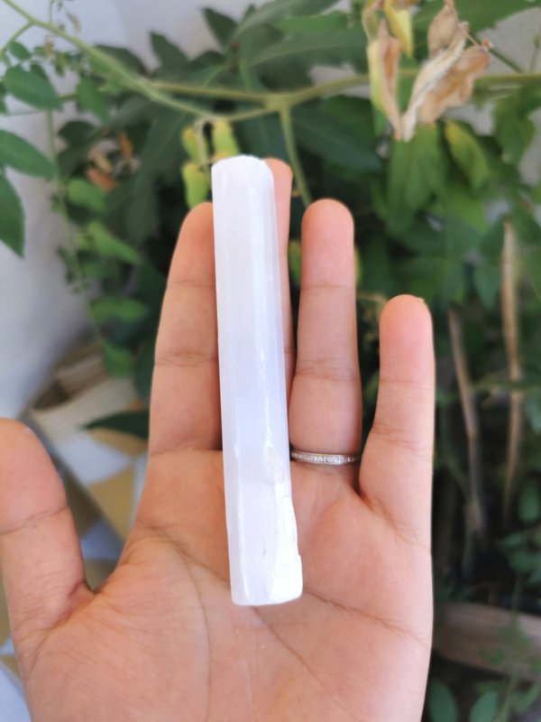 Barre de sélénite, selenite, sélénite brute, pierre, cristal, cristaux, pierre brute, lithothérapie, Sadhana Nepal, méditation, yoga, Citrine, Améthyste, Quartz