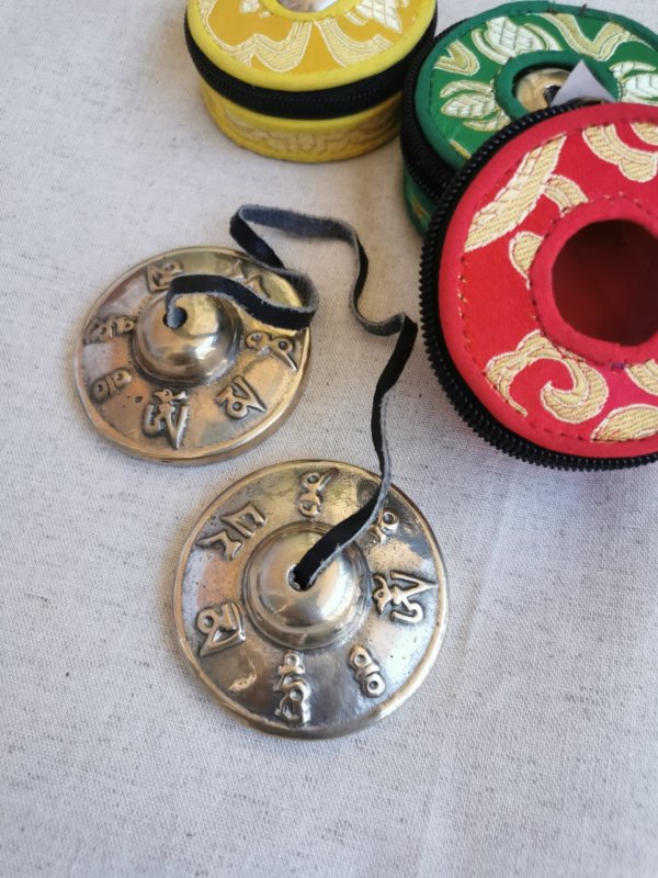 Tingsha Om mane Padme Hum , Tingsha ,Méditation, spiritualité, yoga, cymbales tibétans, tingshas tibétans, sadhana nepal, guérison, tingshas 5 métaux