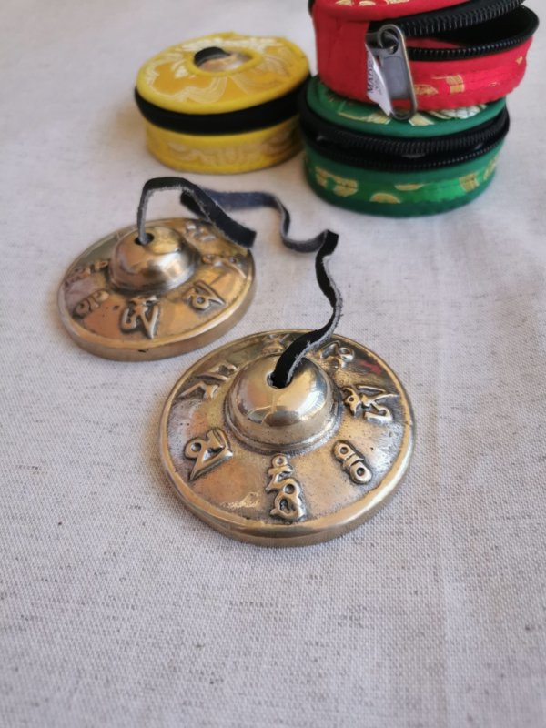 Tingsha Om mane Padme Hum , Tingsha ,Méditation, spiritualité, yoga, cymbales tibétans, tingshas tibétans, sadhana nepal, guérison, tingshas 5 métaux