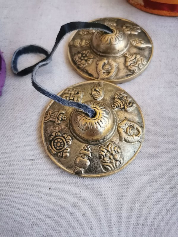 Tingsha Ashtamangala , Tingsha ,Méditation, spiritualité, yoga, cymbales tibétans, tingshas tibétanes, sadhana nepal, guérison, tingshas 3 métaux
