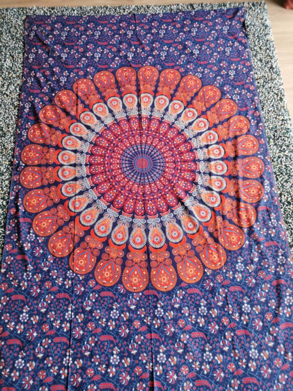 Tapisserie murrale bleu mandala , tapisserie murale, tapisserie, tapestry mandala, Sadhana nepal, boho, yoga, méditation, déco