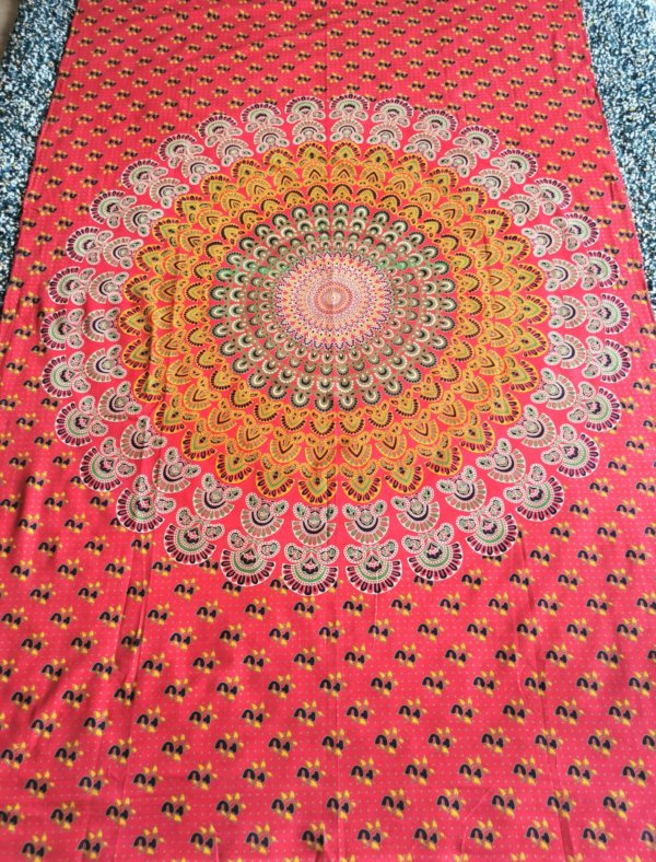 Tapisserie murale mandala rouge, mandala , tapisserie murale, tapisserie, tapestry mandala, Sadhana nepal, yoga, méditation, déco, boho