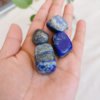 Lapis Lazuli roulée , pierre roulée, lithothérapie, pierres naturelles, pierres , lapis lazuli, spiritualité, méditation, yoga , sadhananepal