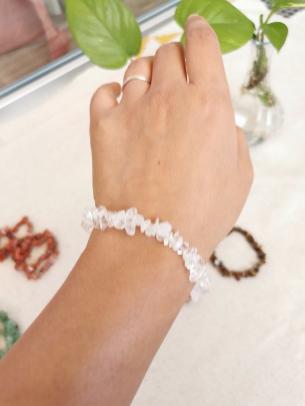 Bracelet cristal de roche, cristal de roche, lithothérapie, bracelet pierre, pierres naturelles, bracelet pierre , spiritualité, méditation, yoga, SadhanaNepal