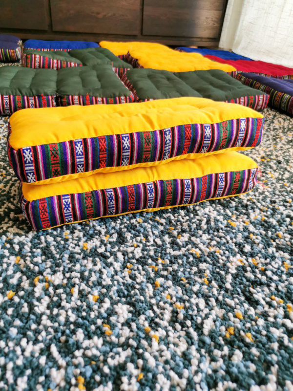 Coussin yoga et méditation, yoga et méditation, coussin tibétain, coussin , coussin déco, coussin de sol, coussin népalais , Sadhana Nepal