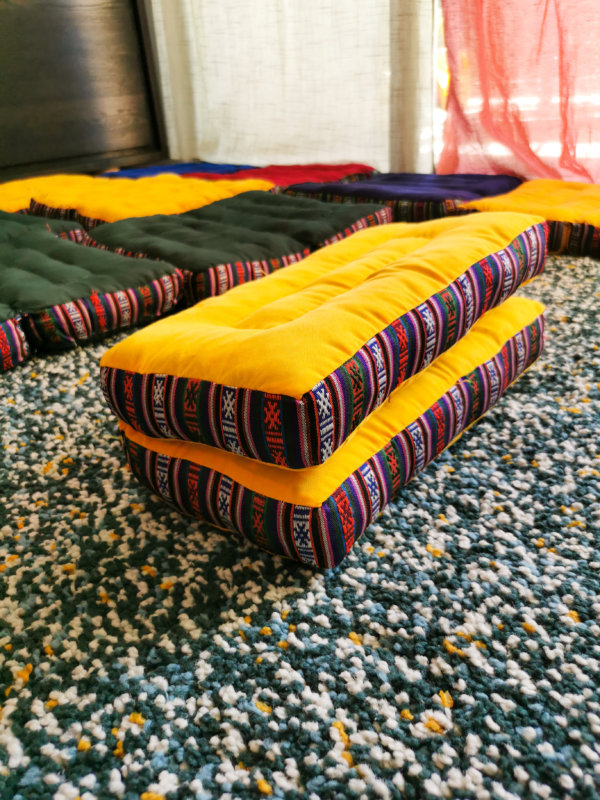 Coussin yoga et méditation, yoga et méditation, coussin tibétain, coussin , coussin déco, coussin de sol, coussin népalais , Sadhana Nepal