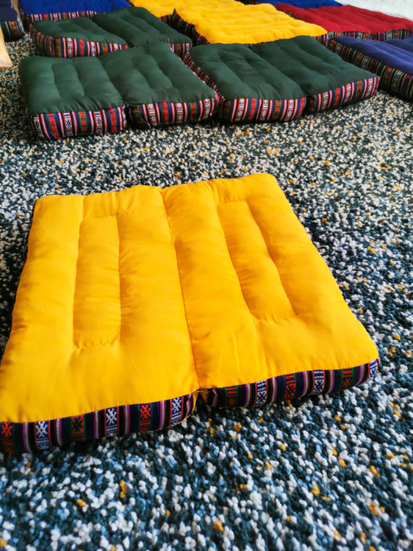 Coussin yoga et méditation, yoga et méditation, coussin tibétain, coussin , coussin déco, coussin de sol, coussin népalais , Sadhana Nepal