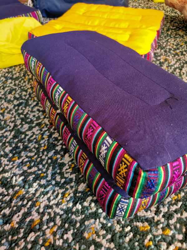 Coussin yoga et méditation, yoga et méditation, coussin tibétain, coussin , coussin déco, coussin de sol, coussin népalais , Sadhana Nepal